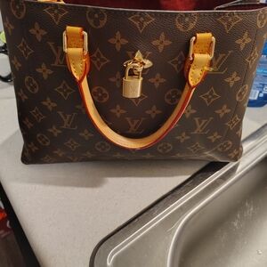 Authentic Louis Vuitton Purse
